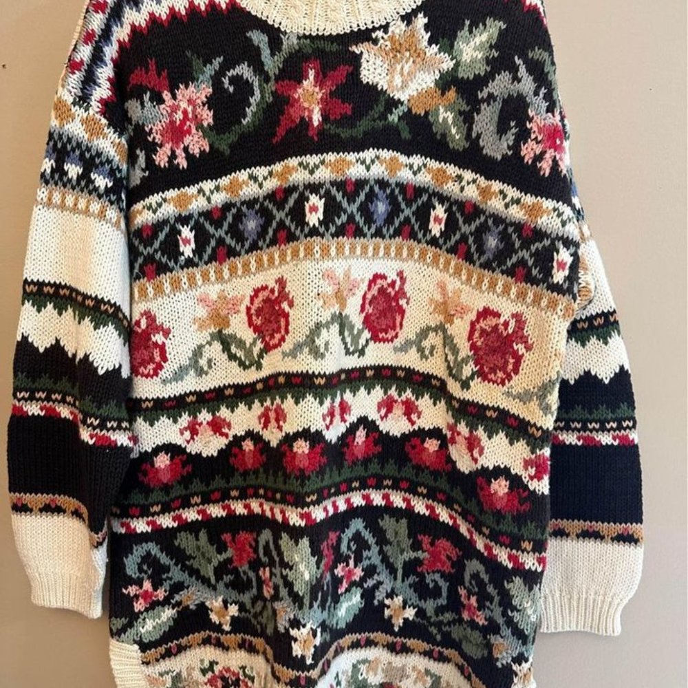Vintage Heirloom Collectibles PINK and BLACK FLORAL sweater L